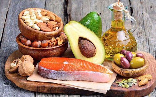 
Chất béo là loại thực phẩm cho bé ăn dặm không thể thiếu trong các bữa ăn
