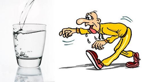 
Mất nước là một nguyên nhân dẫn đến khô miệng
