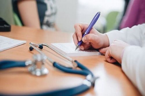 
Người mắc bệnh giang mai cần sử dụng thuốc theo đúng hướng dẫn của bác sĩ

