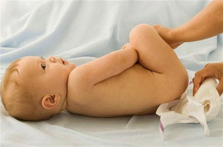 
Trẻ đi ngoài có mùi chua là tình trạng thường gặp ở lứa tuổi sơ sinh
