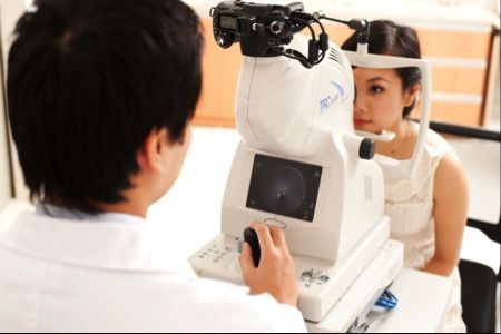 
Khám và điều trị mắt tại bệnh viện Đa khoa Quốc tế Vinmec
