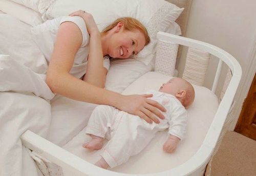 
Tranh thủ thời gian bé ngủ trưa để cải thiện quan hệ vợ chồng

